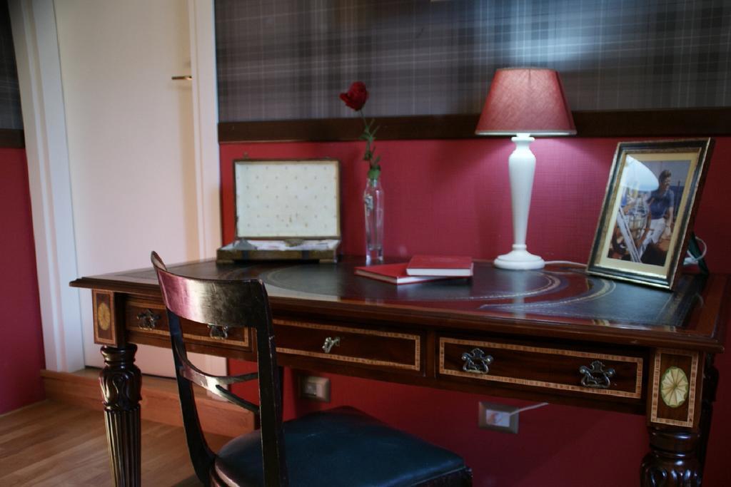 Landlord In Trastevere Рим Номер фото